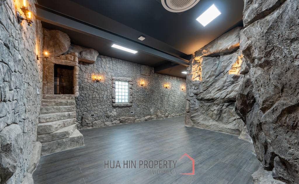 Beautifully renovated unique property on a huge plot