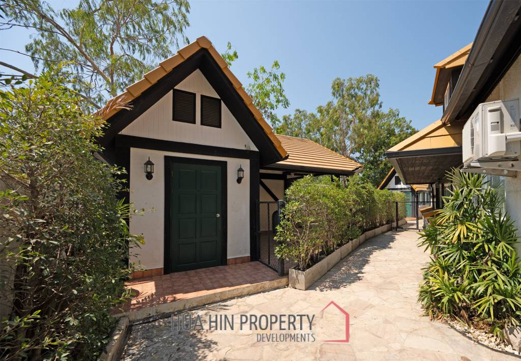 Beautifully renovated unique property on a huge plot