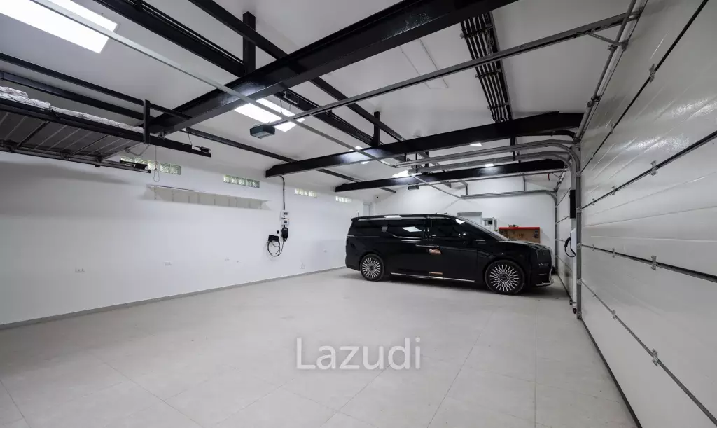 Beautifully renovated unique property on a huge plot