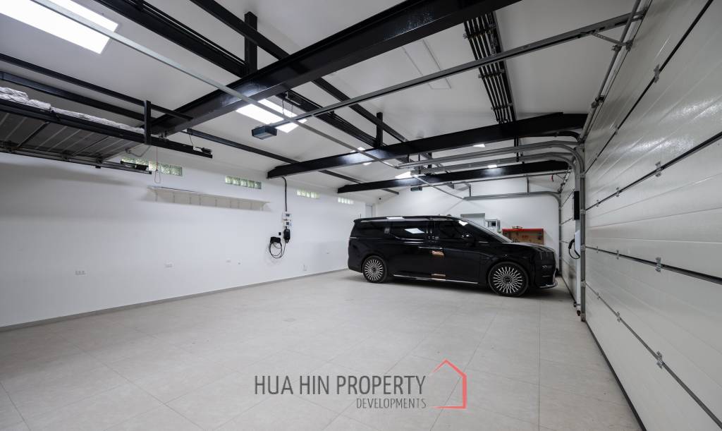 Beautifully renovated unique property on a huge plot