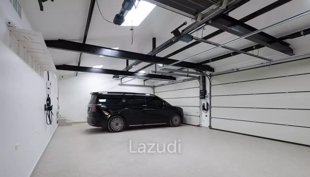 Beautifully renovated unique property on a huge plot