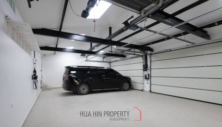 Beautifully renovated unique property on a huge plot