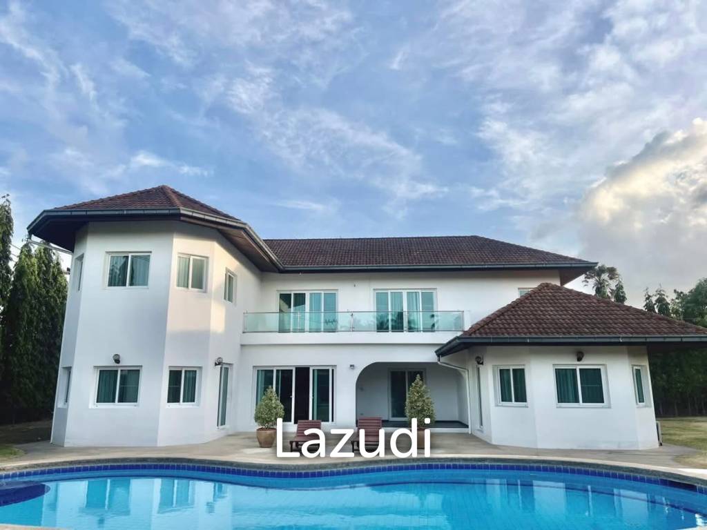 Grand 2-Story Luxury Pool Villa Near Maprachan Lake