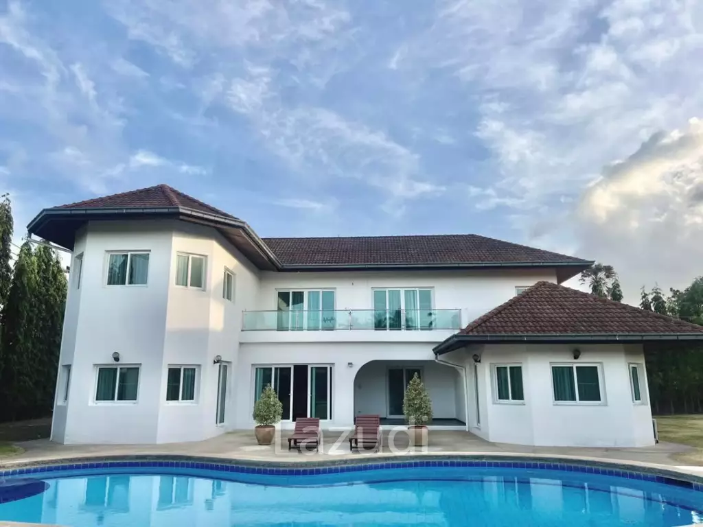Grand 2-Story Luxury Pool Villa Near Maprachan Lake