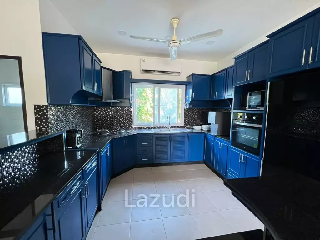 Grand 2-Story Luxury Pool Villa Near Maprachan Lake