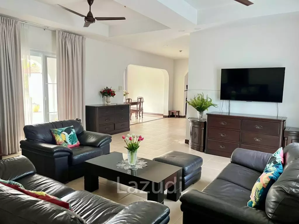 Grand 2-Story Luxury Pool Villa Near Maprachan Lake