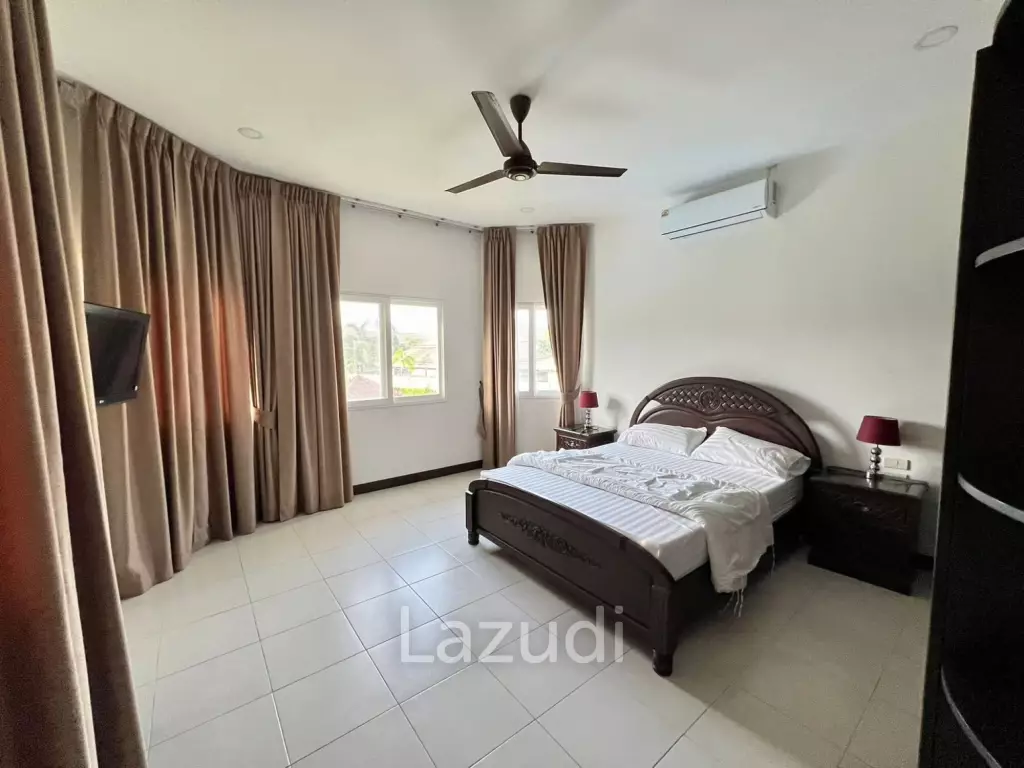 Grand 2-Story Luxury Pool Villa Near Maprachan Lake