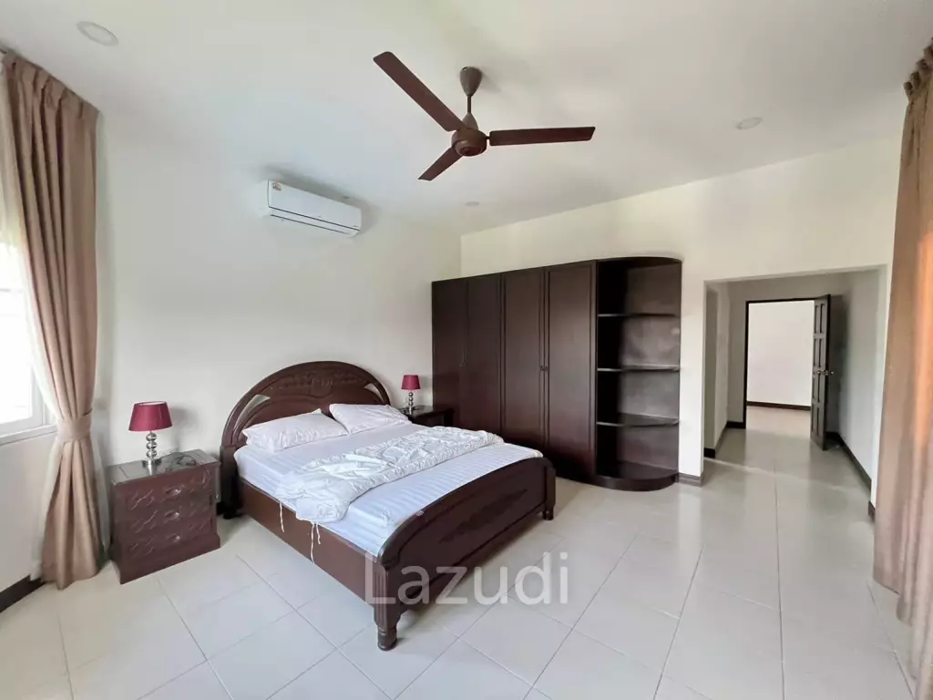 Grand 2-Story Luxury Pool Villa Near Maprachan Lake