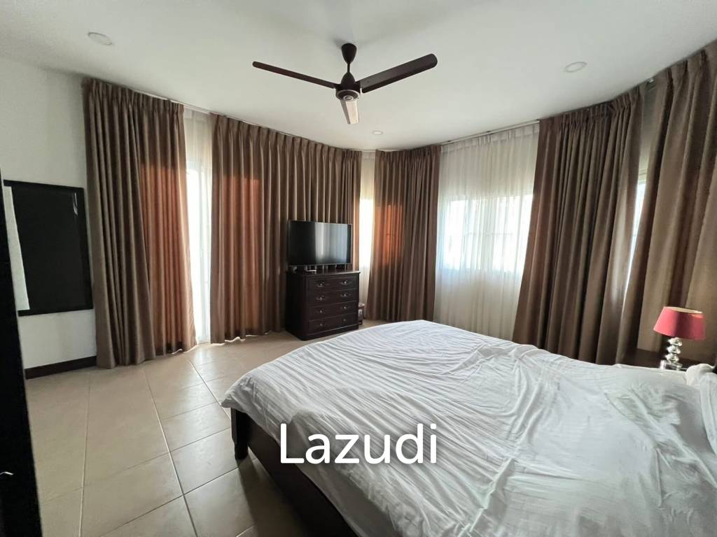 Grand 2-Story Luxury Pool Villa Near Maprachan Lake