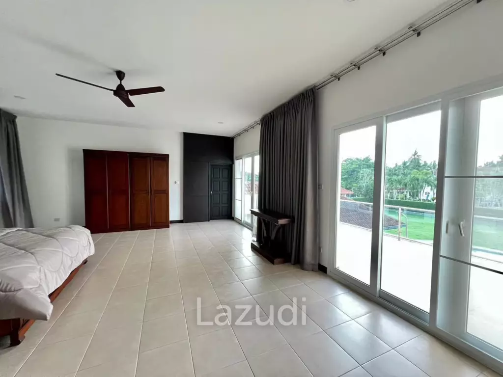 Grand 2-Story Luxury Pool Villa Near Maprachan Lake