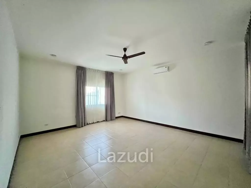 Grand 2-Story Luxury Pool Villa Near Maprachan Lake