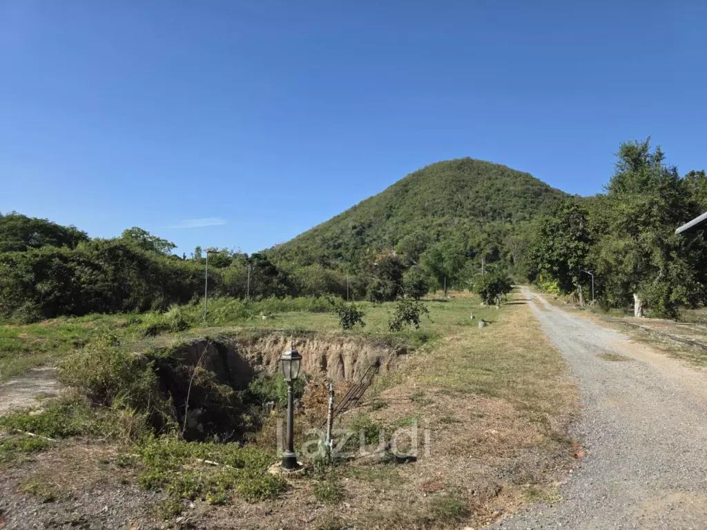 Massive 14-Rai Prime Land with House in Sattahip