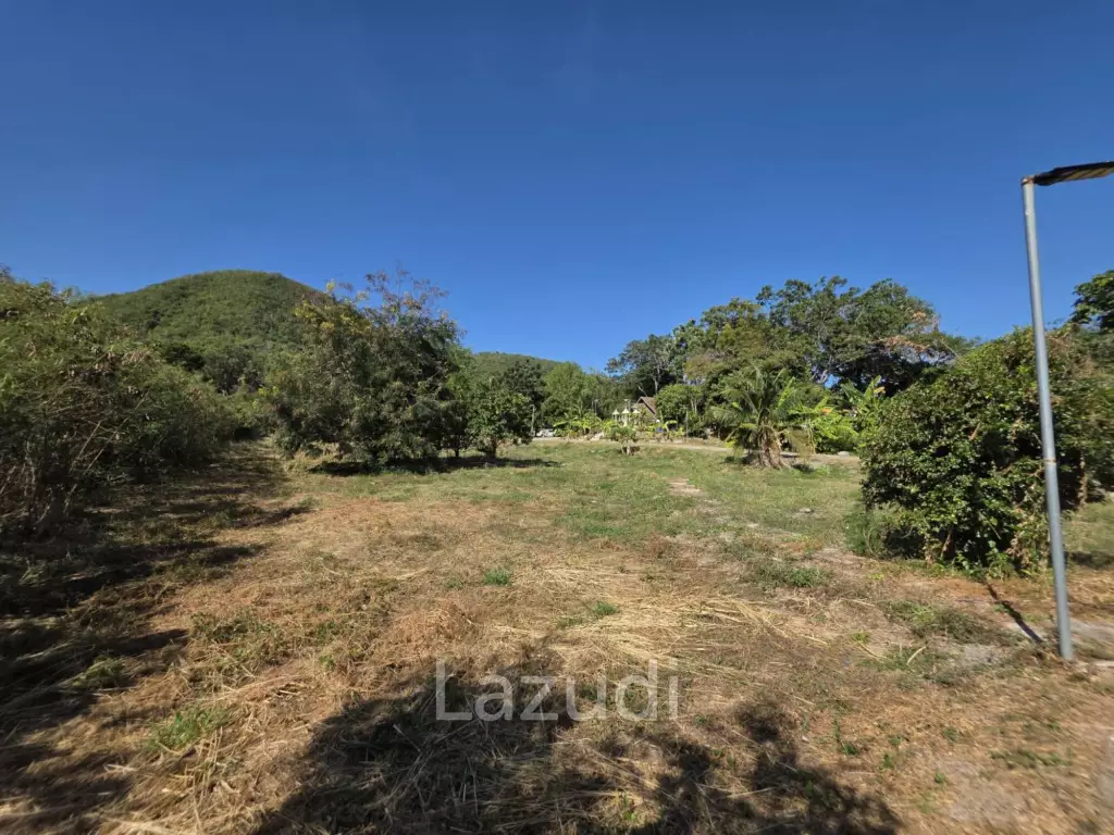 Massive 14-Rai Prime Land with House in Sattahip