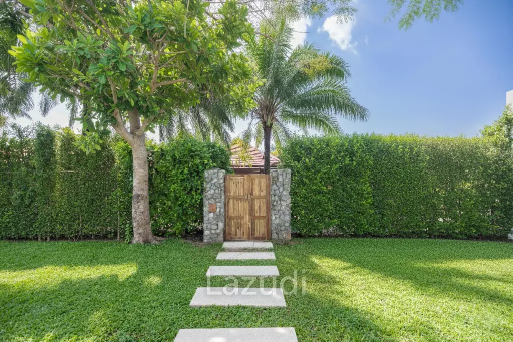 Modern 5-Bedroom Tropical Pool Villa for Sale in Cherng Talay