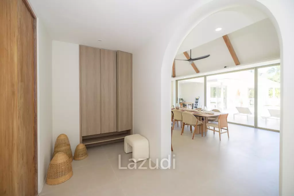 Modern 5-Bedroom Tropical Pool Villa for Sale in Cherng Talay