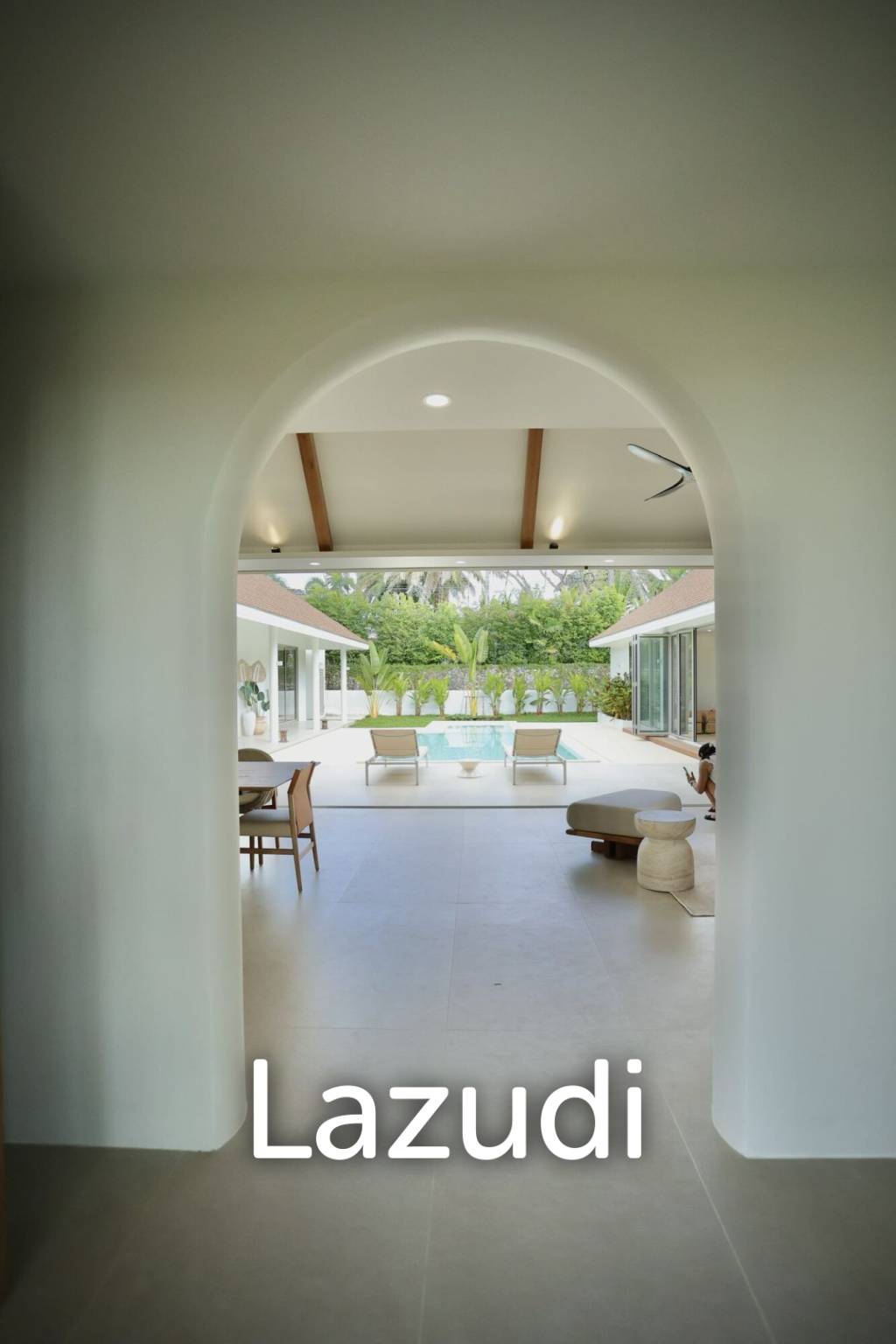 Modern 5-Bedroom Tropical Pool Villa for Sale in Cherng Talay