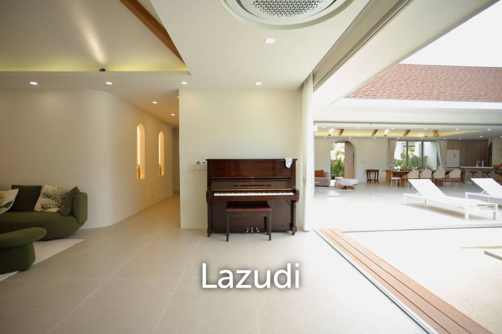 Modern 5-Bedroom Tropical Pool Villa for Sale in Cherng Talay
