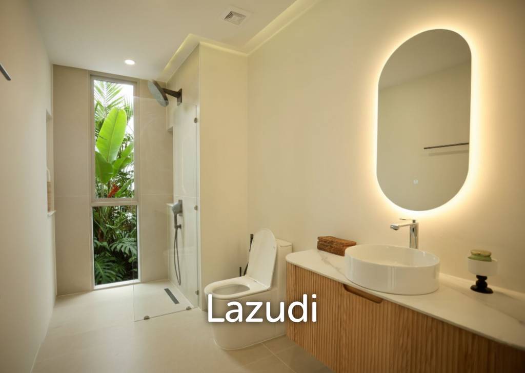 Modern 5-Bedroom Tropical Pool Villa for Sale in Cherng Talay