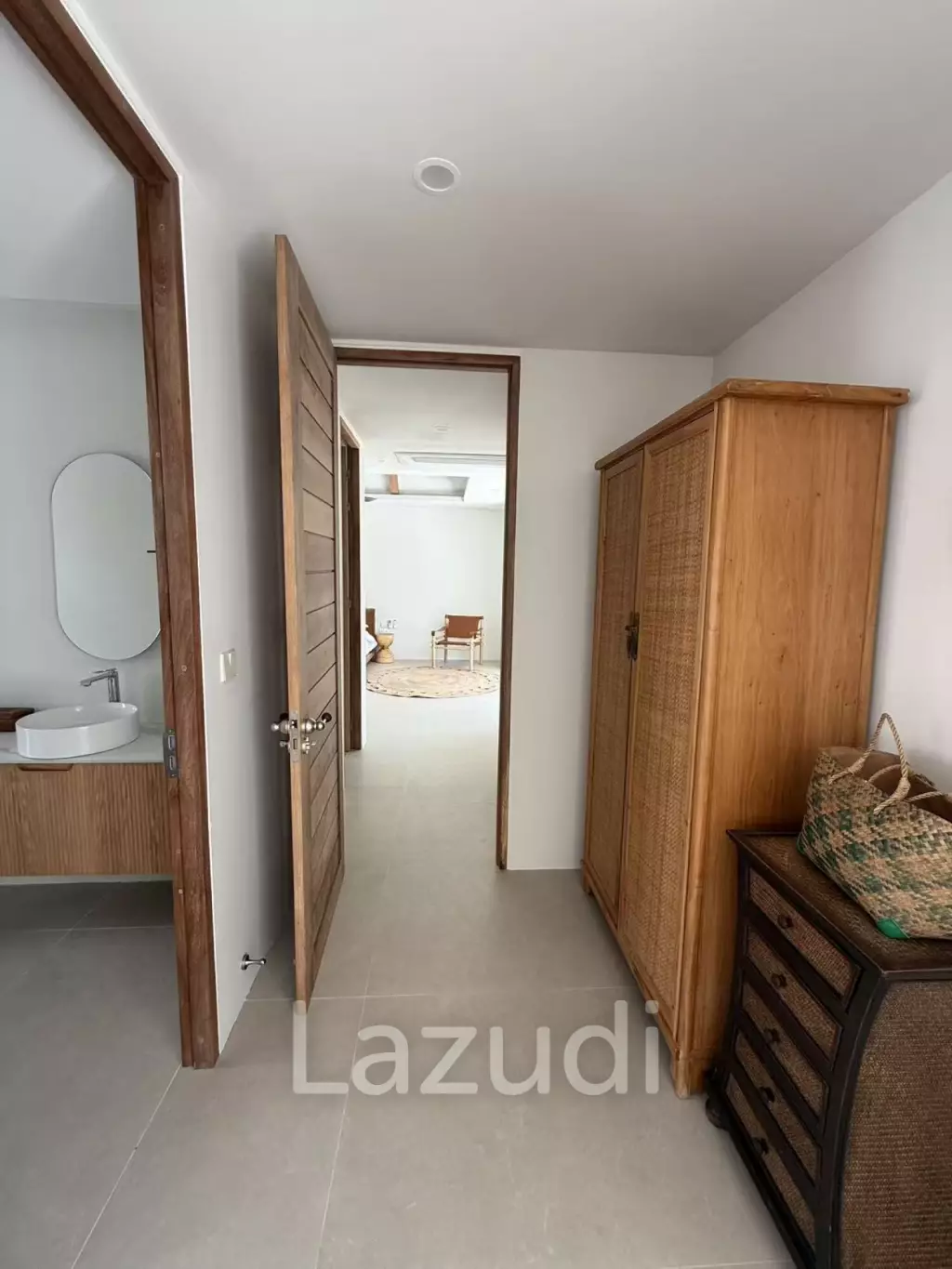 Modern 5-Bedroom Tropical Pool Villa for Sale in Cherng Talay