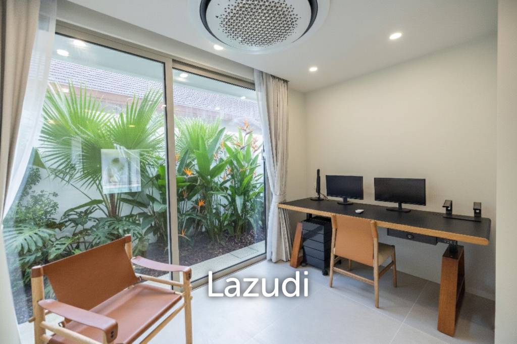 Modern 5-Bedroom Tropical Pool Villa for Sale in Cherng Talay
