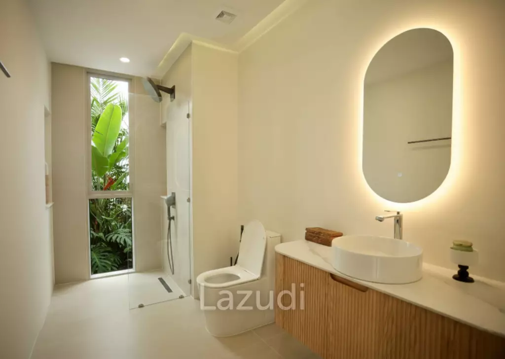 Modern 5-Bedroom Tropical Pool Villa for Sale in Cherng Talay
