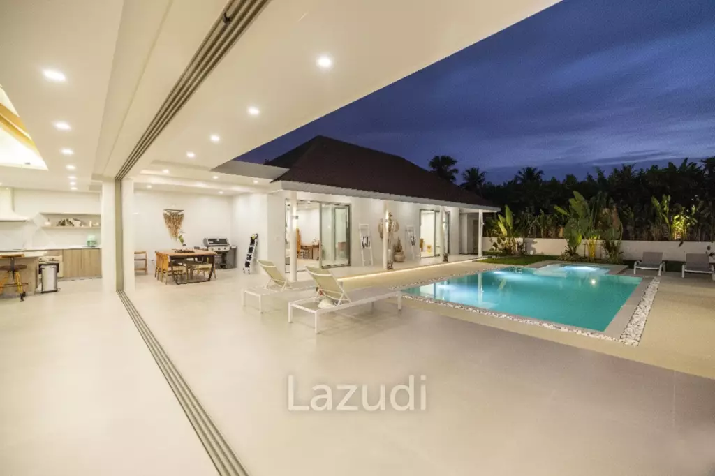 Modern 5-Bedroom Tropical Pool Villa for Sale in Cherng Talay