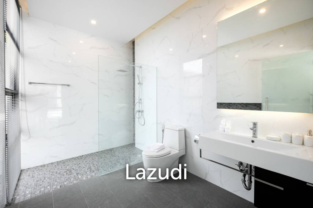 Contemporary 4-Bedroom Sea View Villa in Bang Por