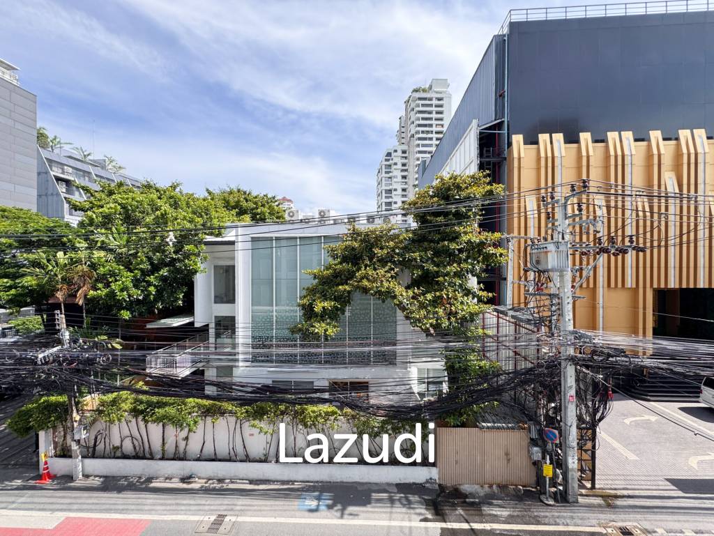 94 sqm condo Grand Heritage Thonglor in Khlong Tan Nuea Bangkok
