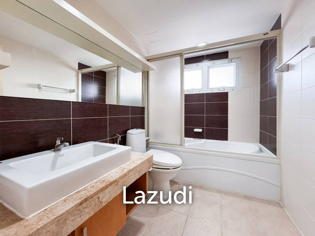 94 sqm condo Grand Heritage Thonglor in Khlong Tan Nuea Bangkok