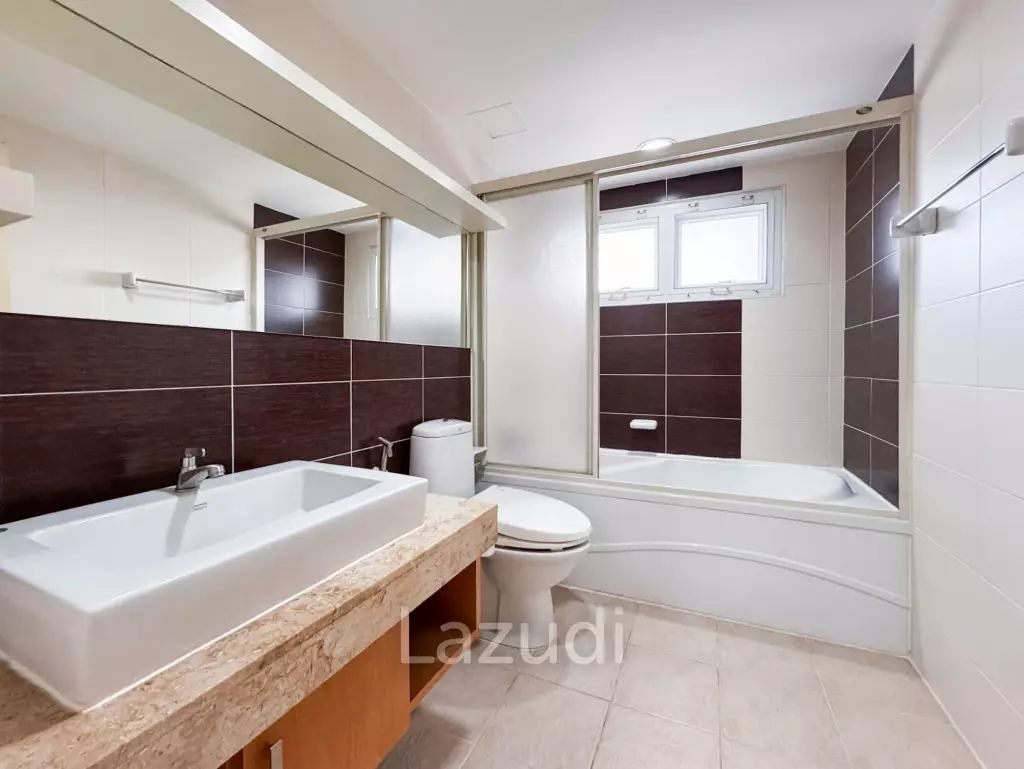 94 sqm condo Grand Heritage Thonglor in Khlong Tan Nuea Bangkok