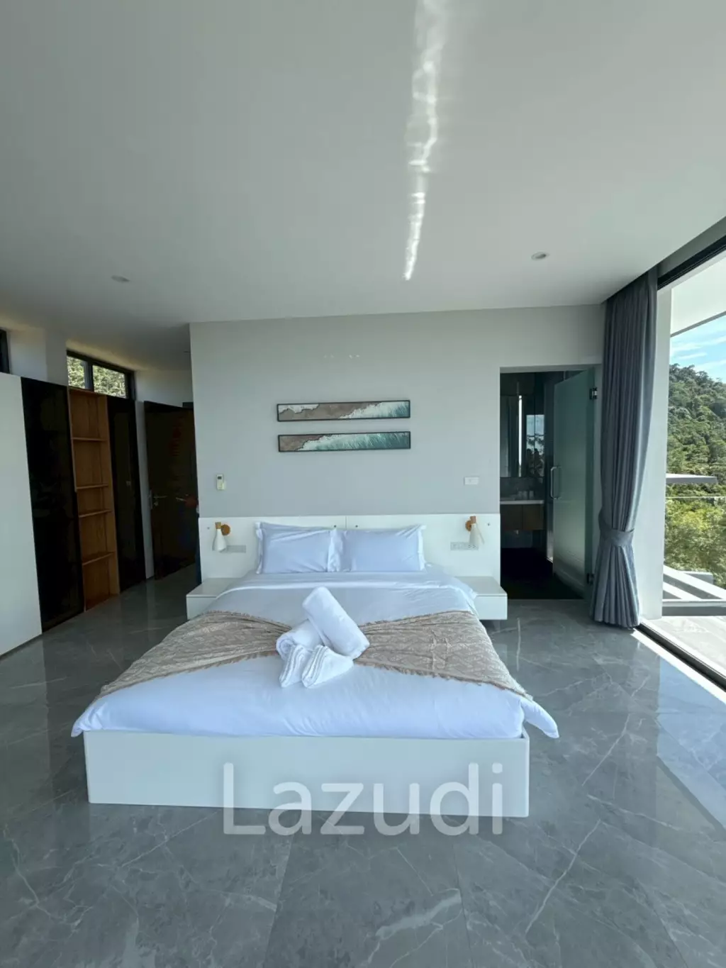Stunning 4-Bedroom Villa in Peaceful Bang Por