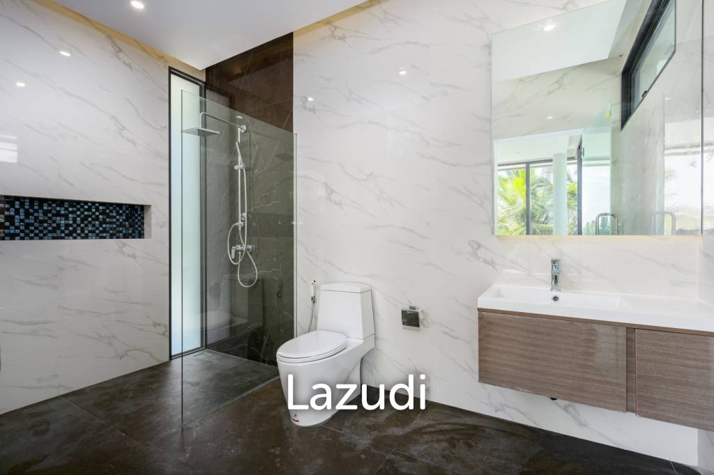 Stunning 4-Bedroom Villa in Peaceful Bang Por