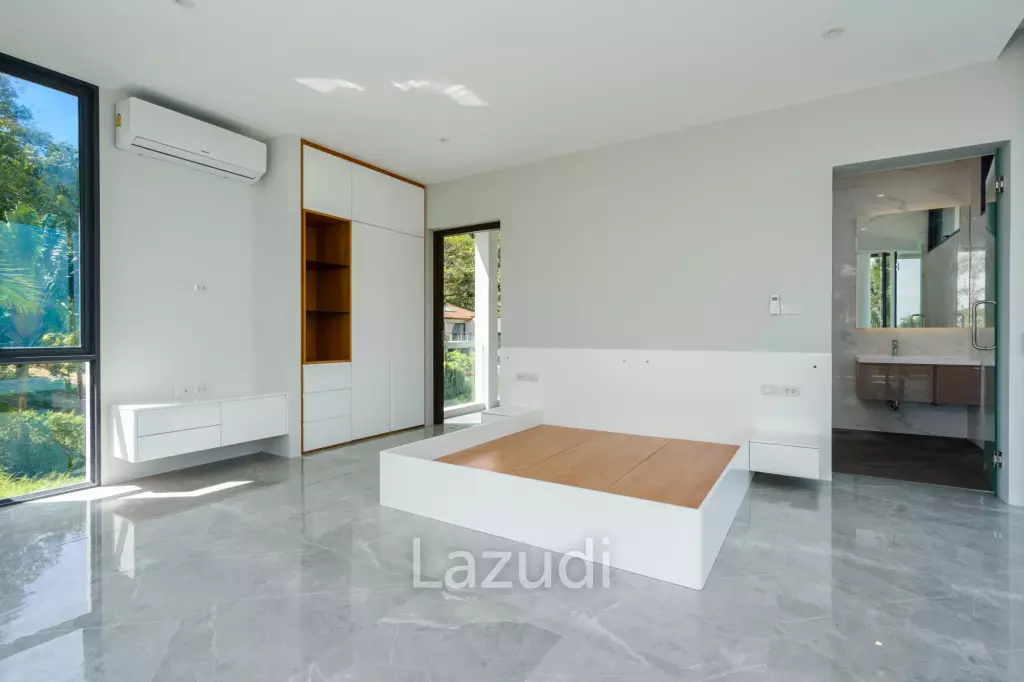 Stunning 4-Bedroom Villa in Peaceful Bang Por