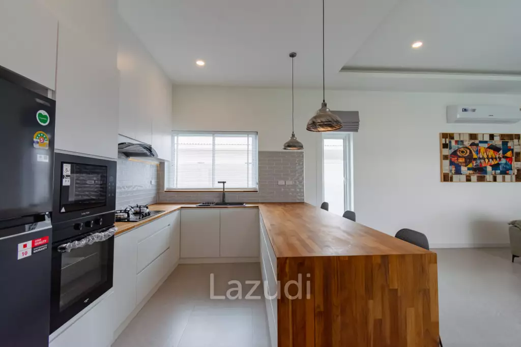 195 sqm modern pool villa in Thap Tai Hua Hin MeeDee Homes