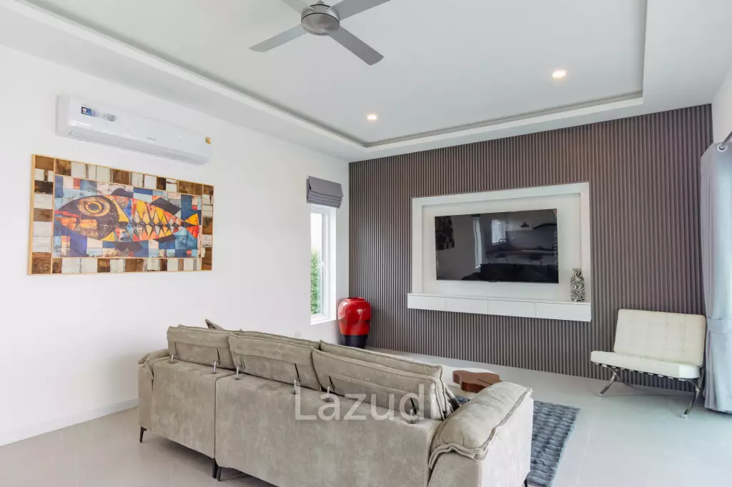195 sqm modern pool villa in Thap Tai Hua Hin MeeDee Homes