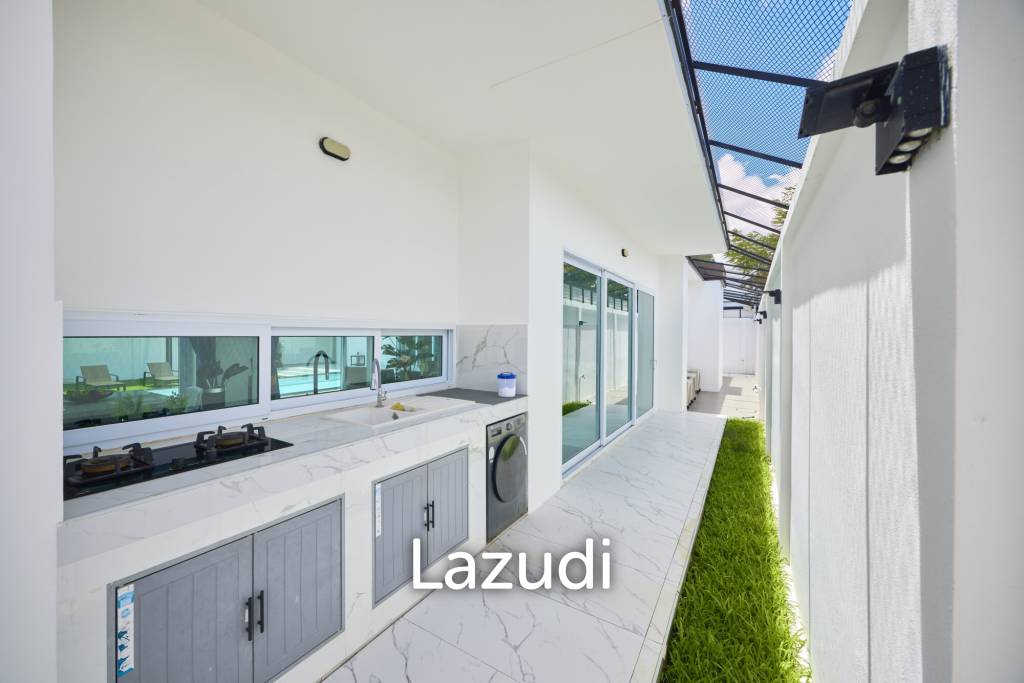Signature Ultra-Modern Pool Villa near Maprachan Lake