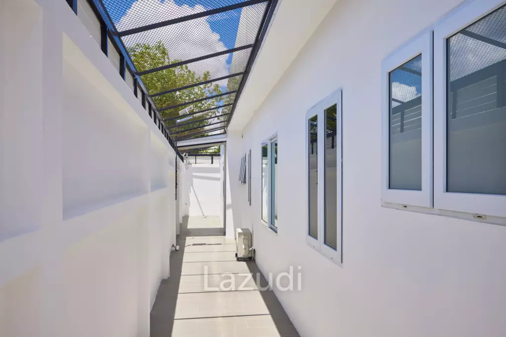 Signature Ultra-Modern Pool Villa near Maprachan Lake