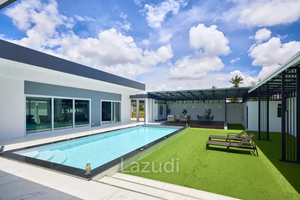 Signature Ultra-Modern Pool Villa near Maprachan Lake