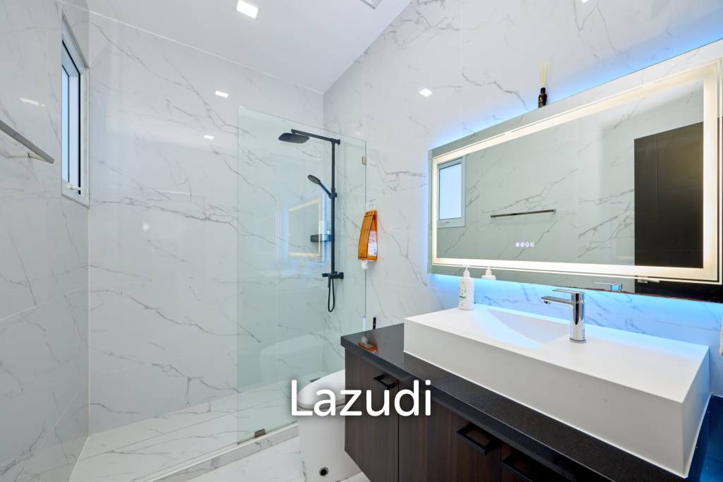 Signature Ultra-Modern Pool Villa near Maprachan Lake