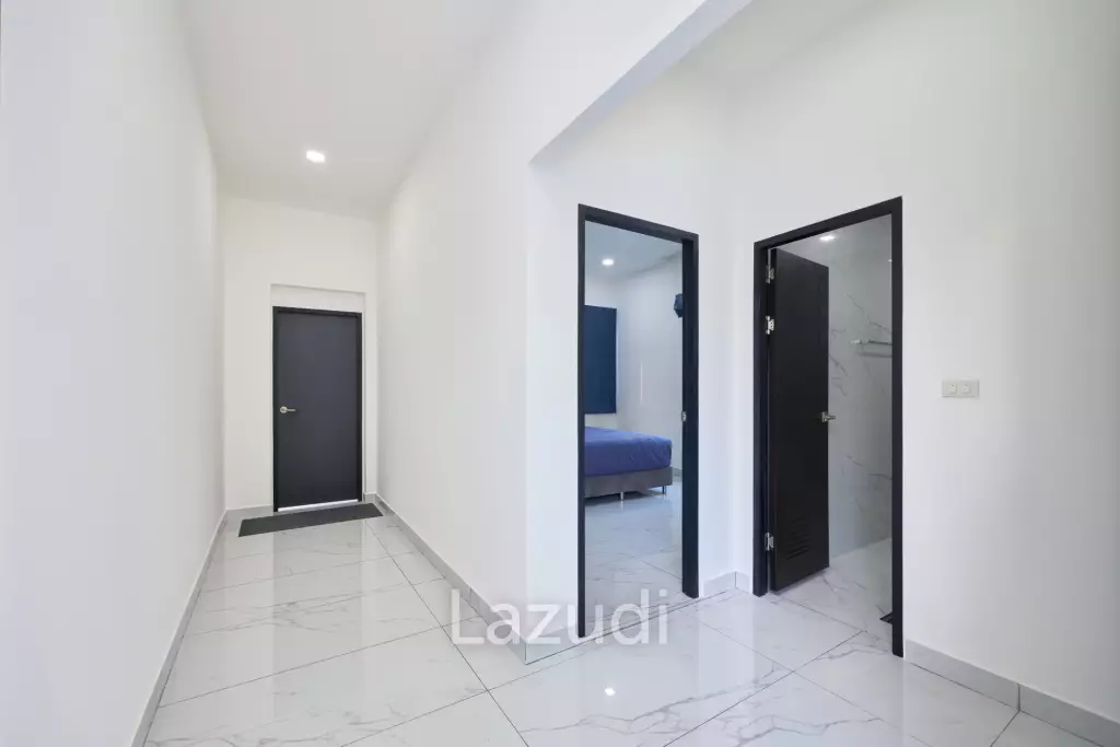 Signature Ultra-Modern Pool Villa near Maprachan Lake