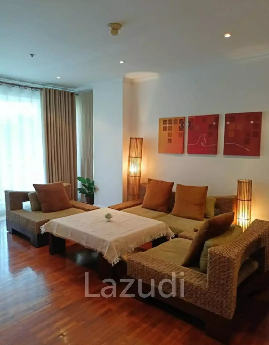 Baan San Ploen : Near shopping mall and Beachfront.