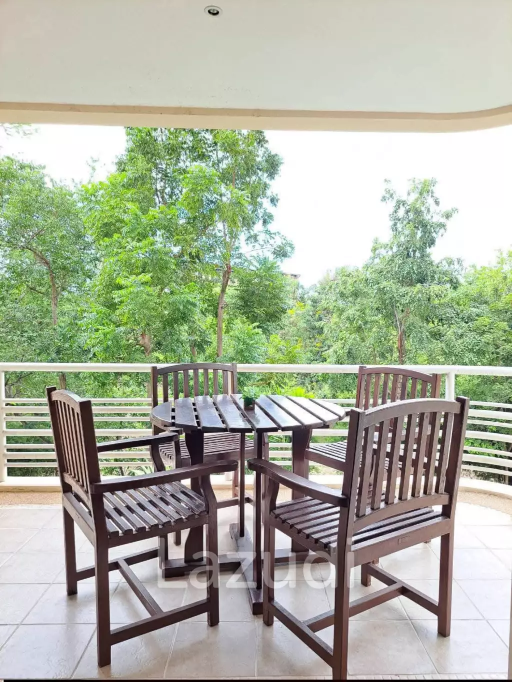 Baan San Ploen : Near shopping mall and Beachfront.
