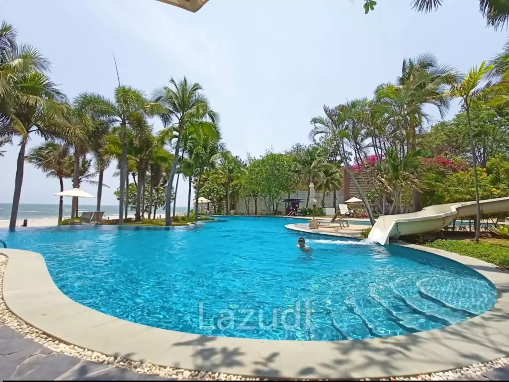 Baan San Ploen : Near shopping mall and Beachfront.