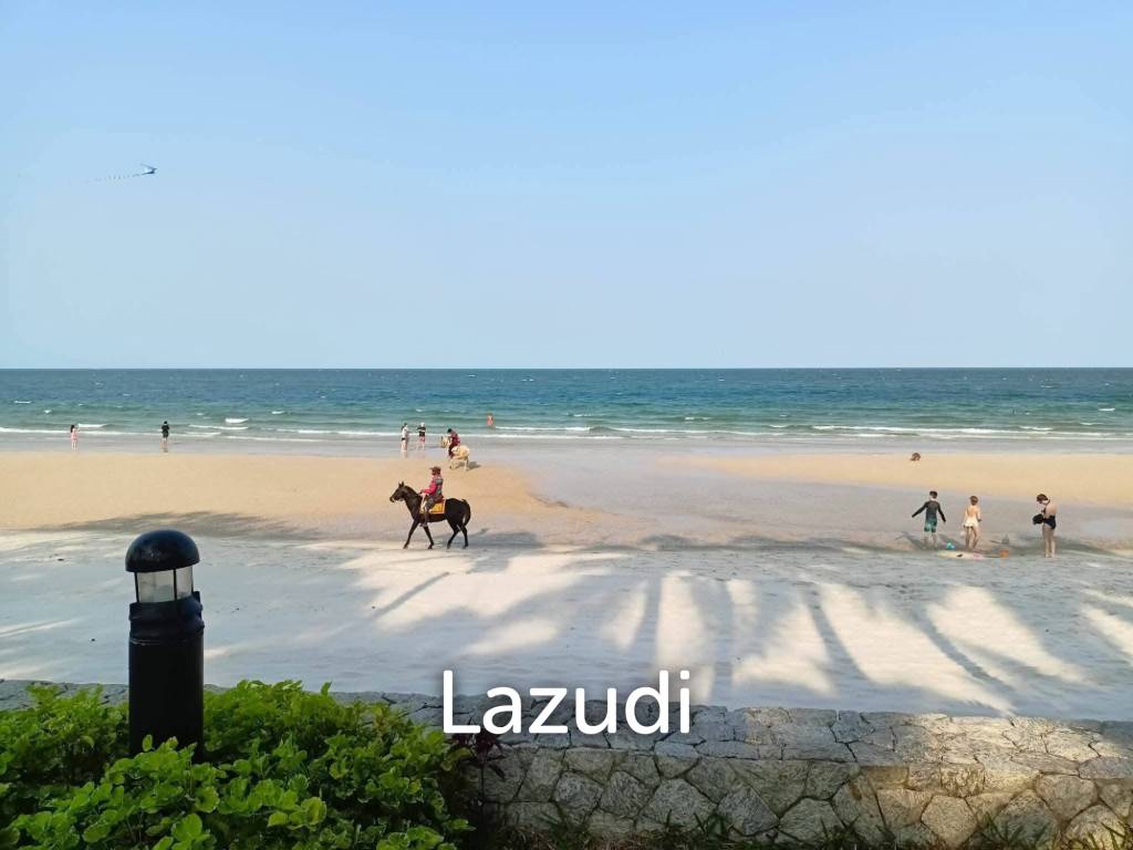 Baan San Ploen : Near shopping mall and Beachfront.