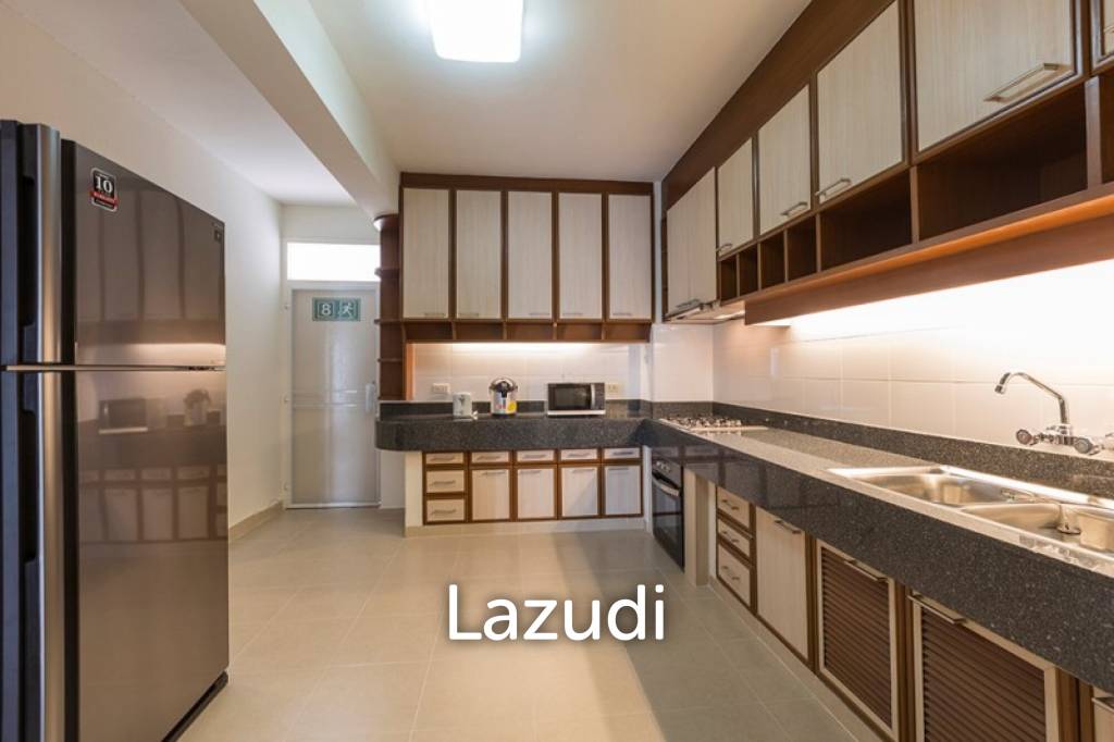 8th Floor 3-Bed Condo at Karolyn Court Lumpini Pathum Wan Bangkok