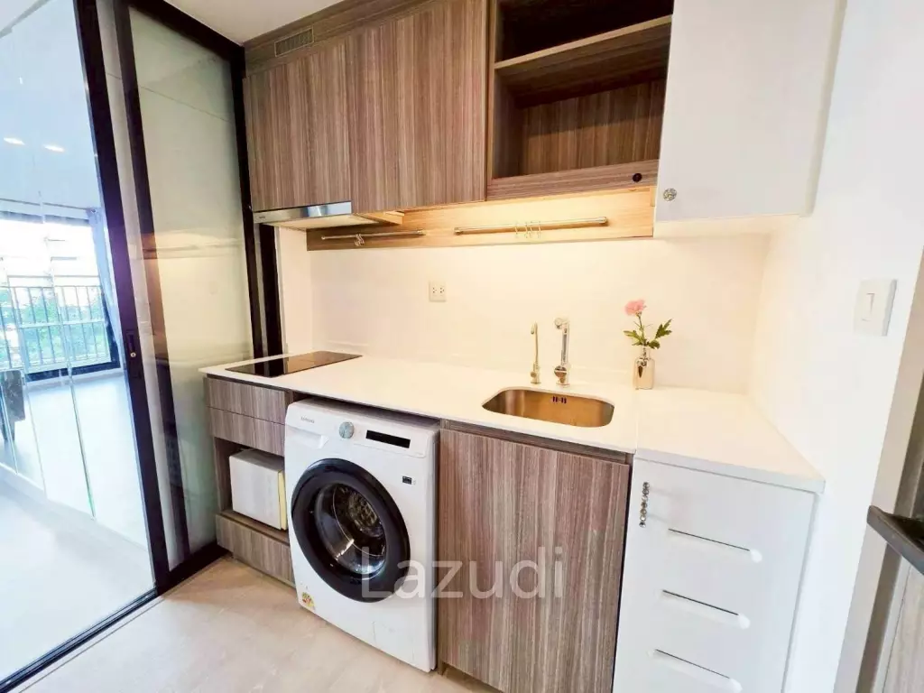 Modern 2-Bedroom Suite at Knightsbridge Phaholyothin