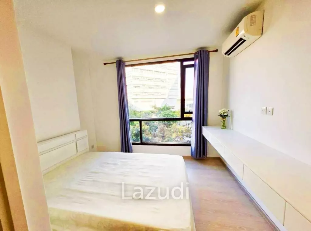 Modern 2-Bedroom Suite at Knightsbridge Phaholyothin