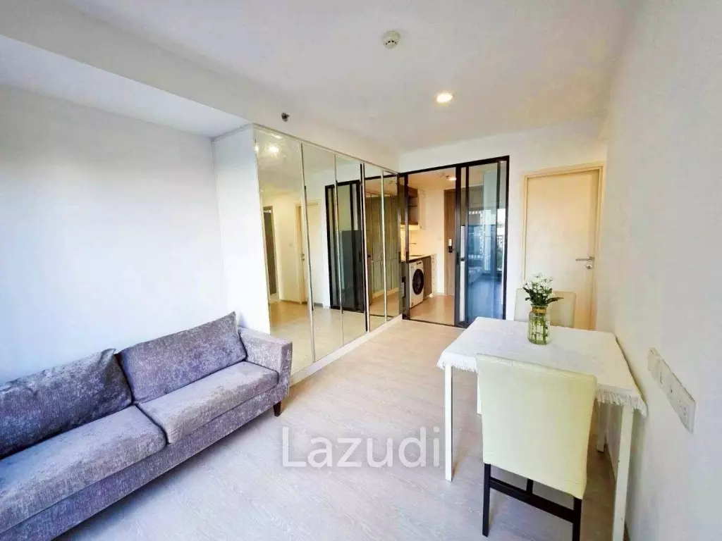 Modern 2-Bedroom Suite at Knightsbridge Phaholyothin