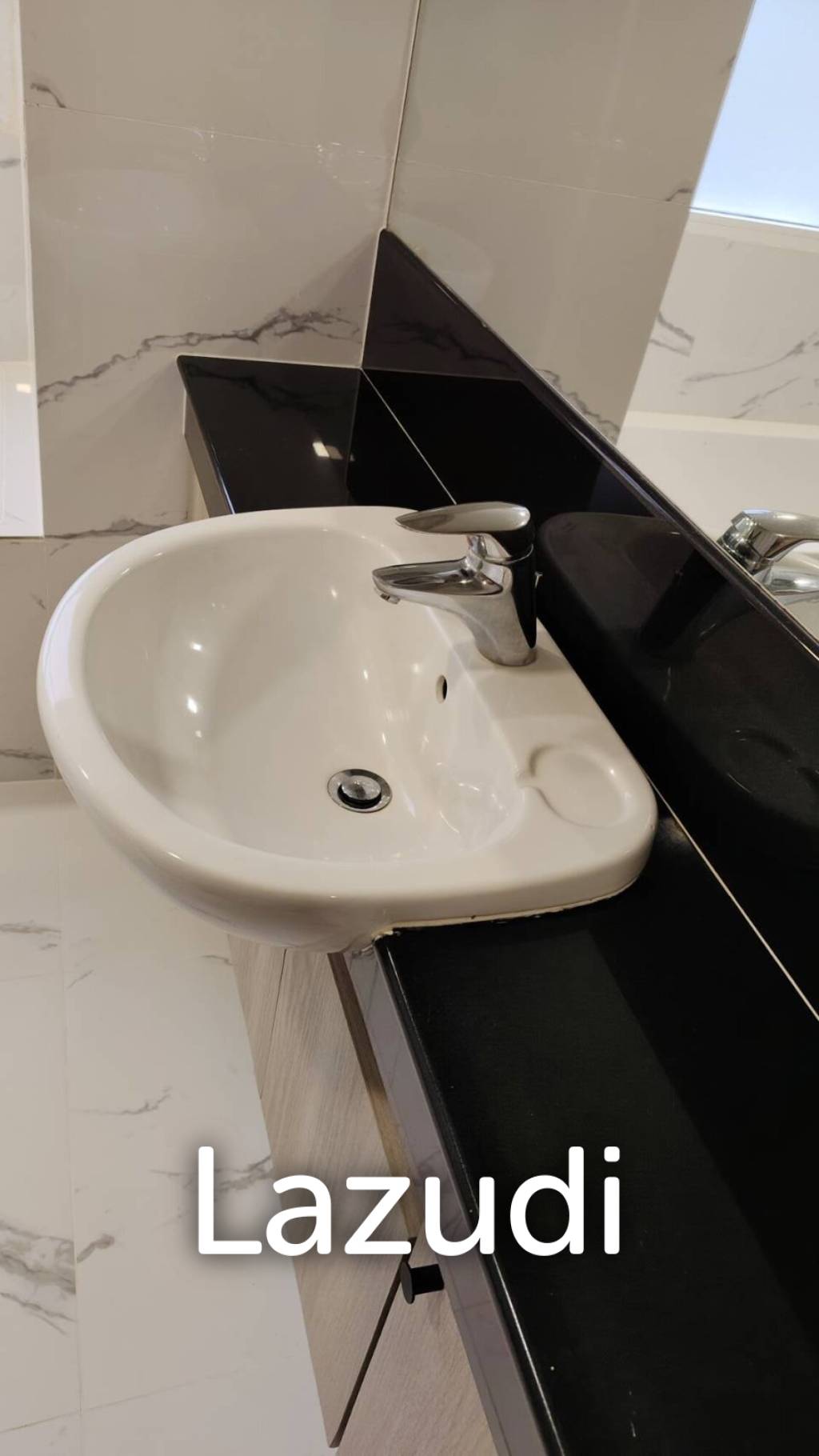203 sqm 3-Bed Serviced Apartment in Kasturi Living Khlong Toei Bangkok