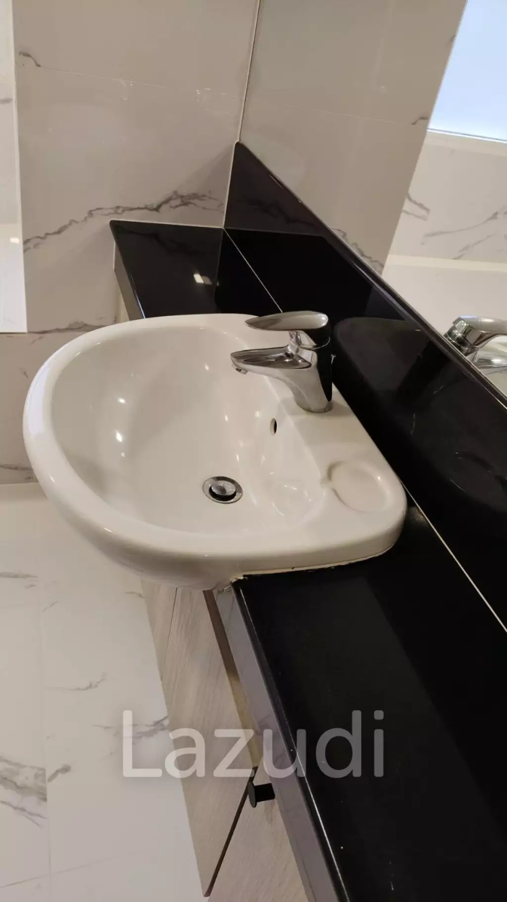 203 sqm 3-Bed Serviced Apartment in Kasturi Living Khlong Toei Bangkok
